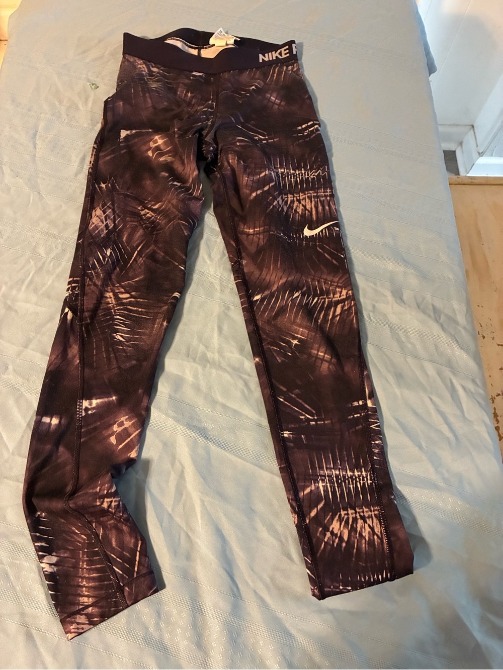 Nike Women’s Small Performance Printed Leggings